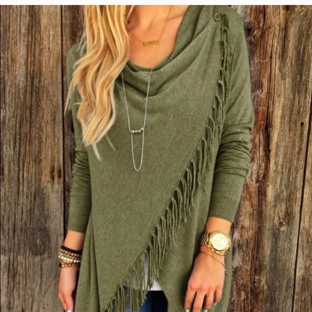 Asymmetrical sleeved shall